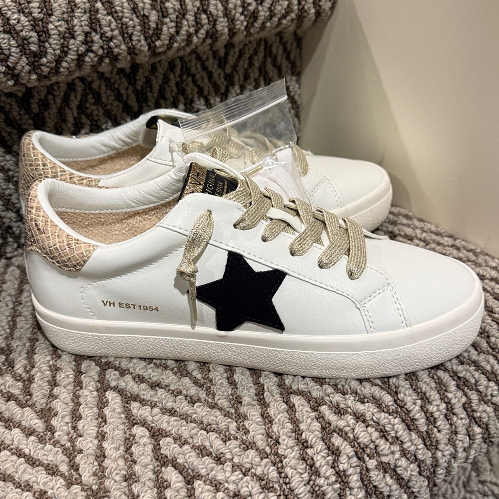 NWT * Vintage Havana Lucy Star Sneaker size 8